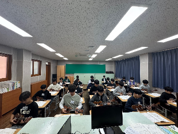 자유학기 주제선택 '룰루랄라 우쿨렐레(1기)' 활동 사진