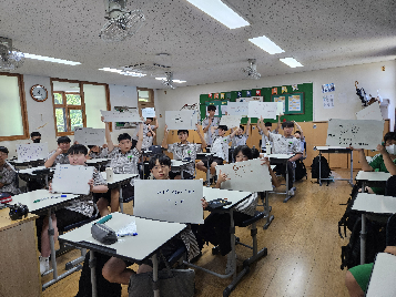 자유학기제 주제선택 '영어로 놀자(2기)' 활동 사진