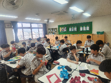 자유학기 주제선택 '수학의 세계반(2기)' 활동 사진
